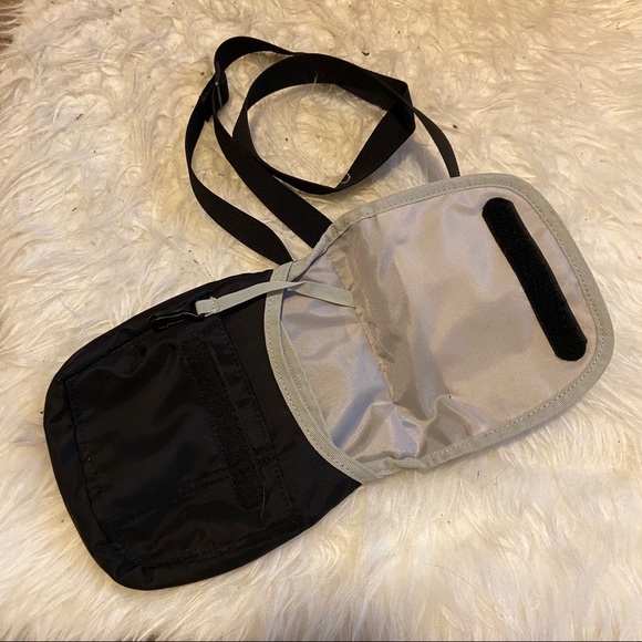 Eddie Bauer shoulder bag - Picture 3 of 3